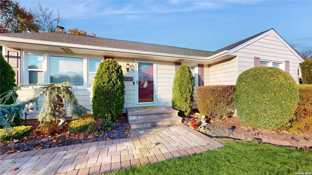 38 Coronet Crescent Bethpage NY 11714