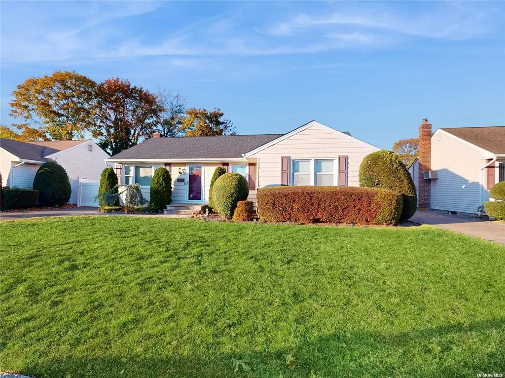 38 Coronet Crescent Bethpage NY 11714