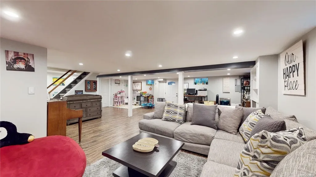 38 Coronet Crescent Bethpage NY 11714