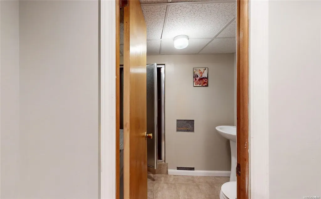 38 Coronet Crescent Bethpage NY 11714