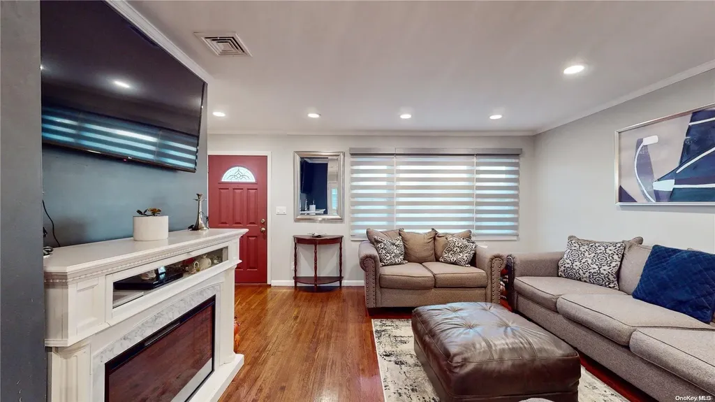 38 Coronet Crescent Bethpage NY 11714