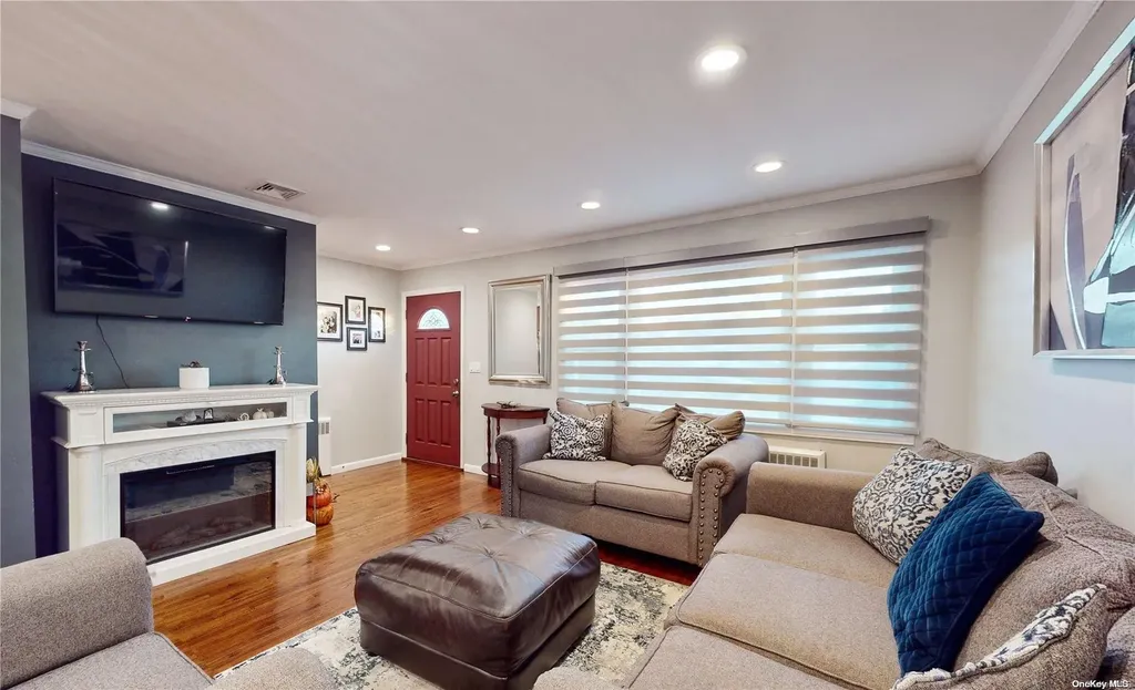 38 Coronet Crescent Bethpage NY 11714