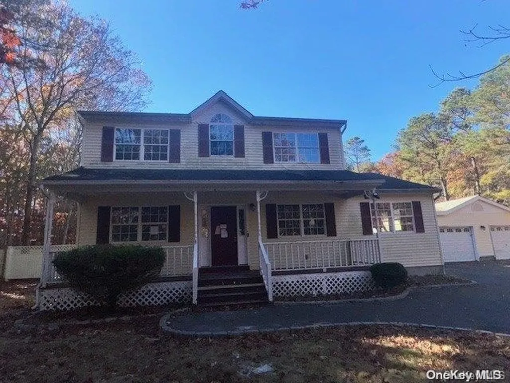 8 Charter Court Manorville NY 11949