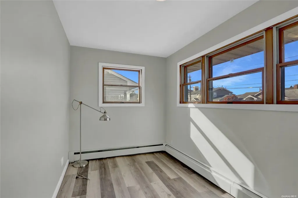 118 Brighton Way Merrick NY 11566