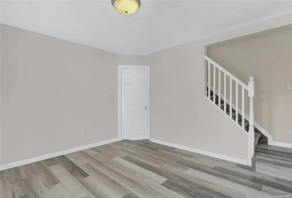 118 Brighton Way Merrick NY 11566