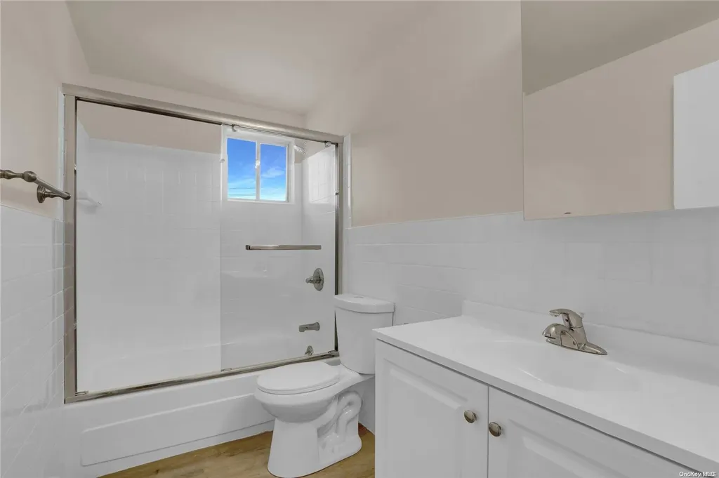 118 Brighton Way Merrick NY 11566