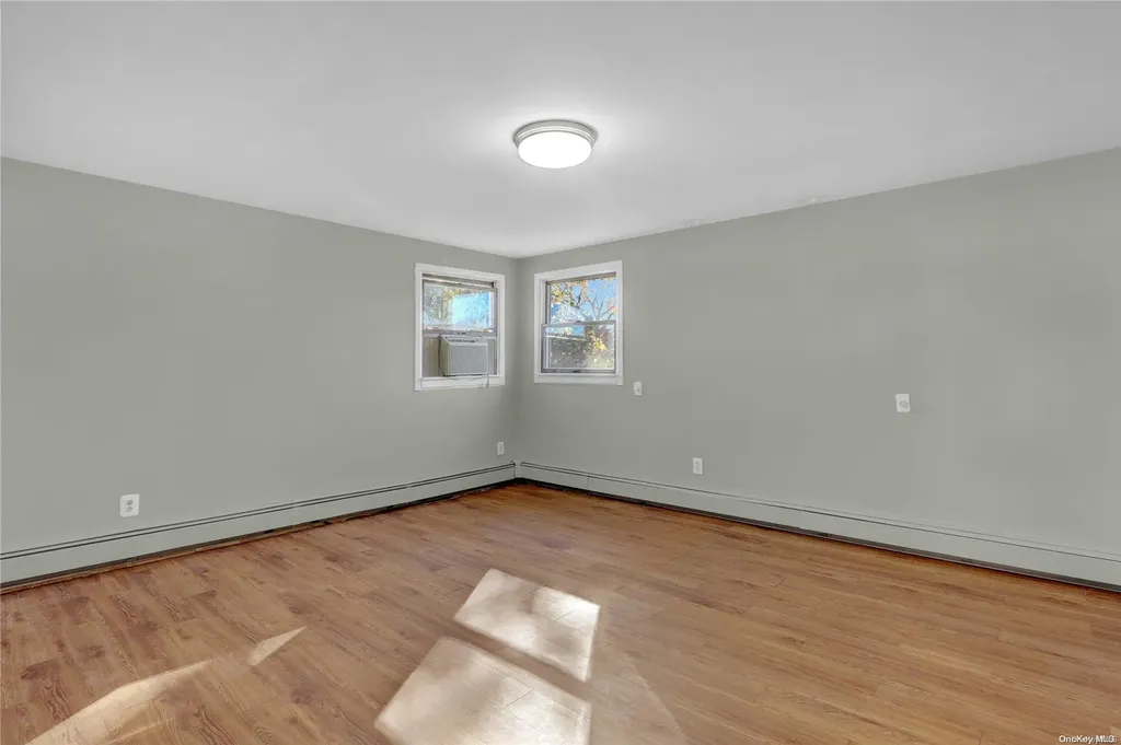 118 Brighton Way Merrick NY 11566