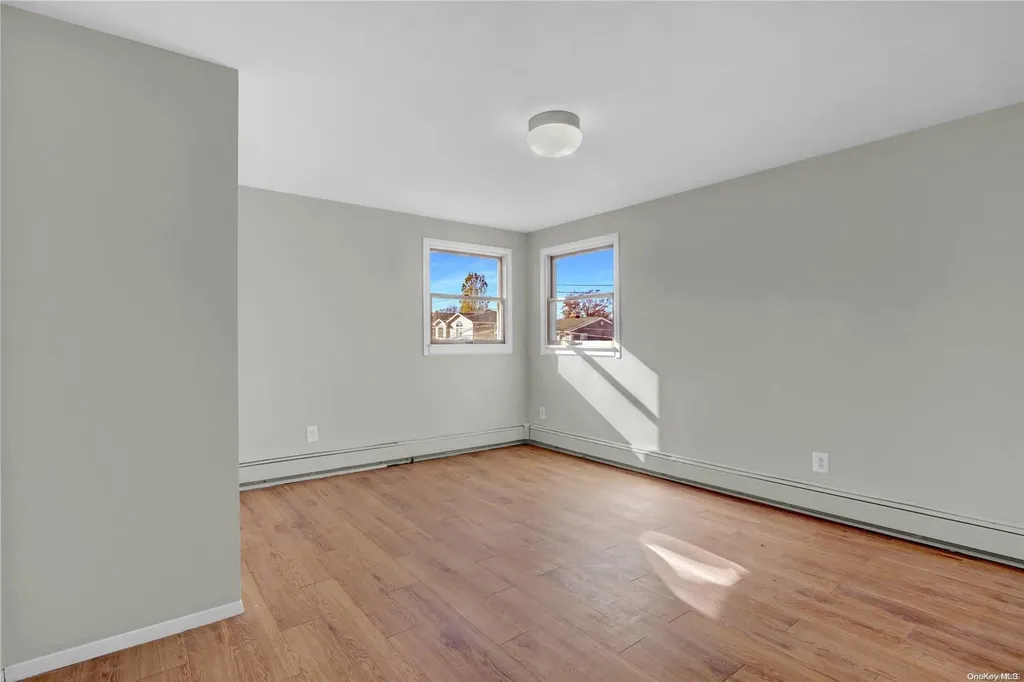 118 Brighton Way Merrick NY 11566