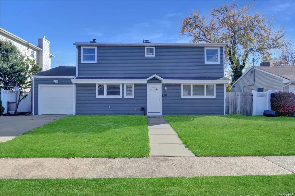 118 Brighton Way Merrick NY 11566