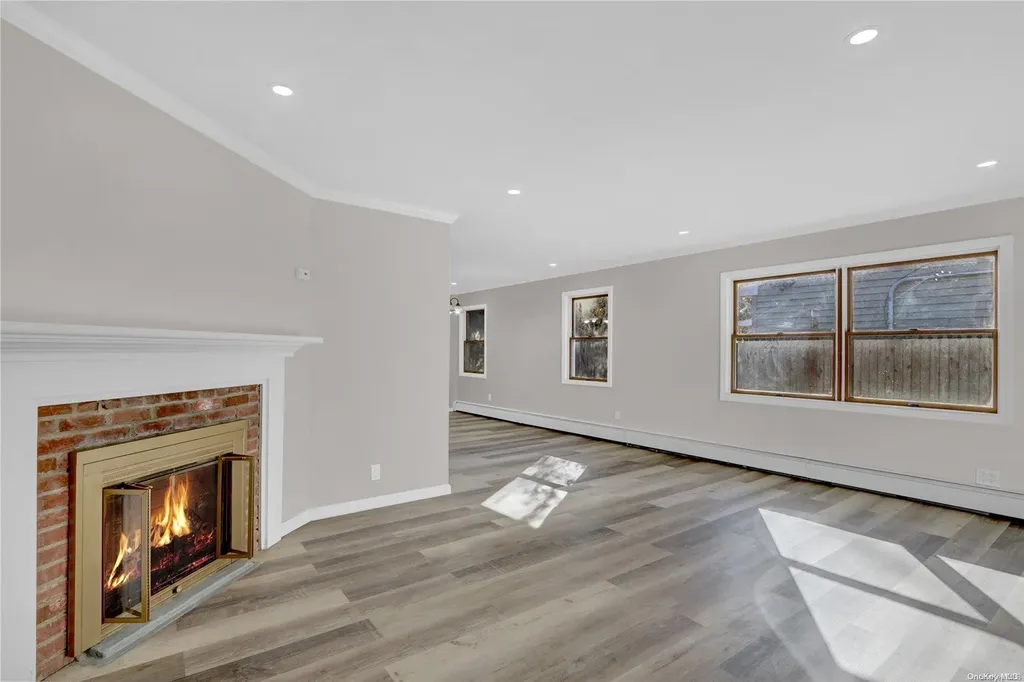 118 Brighton Way Merrick NY 11566