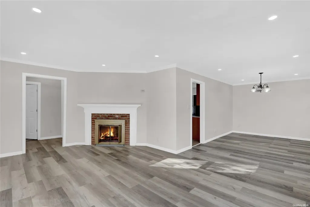 118 Brighton Way Merrick NY 11566