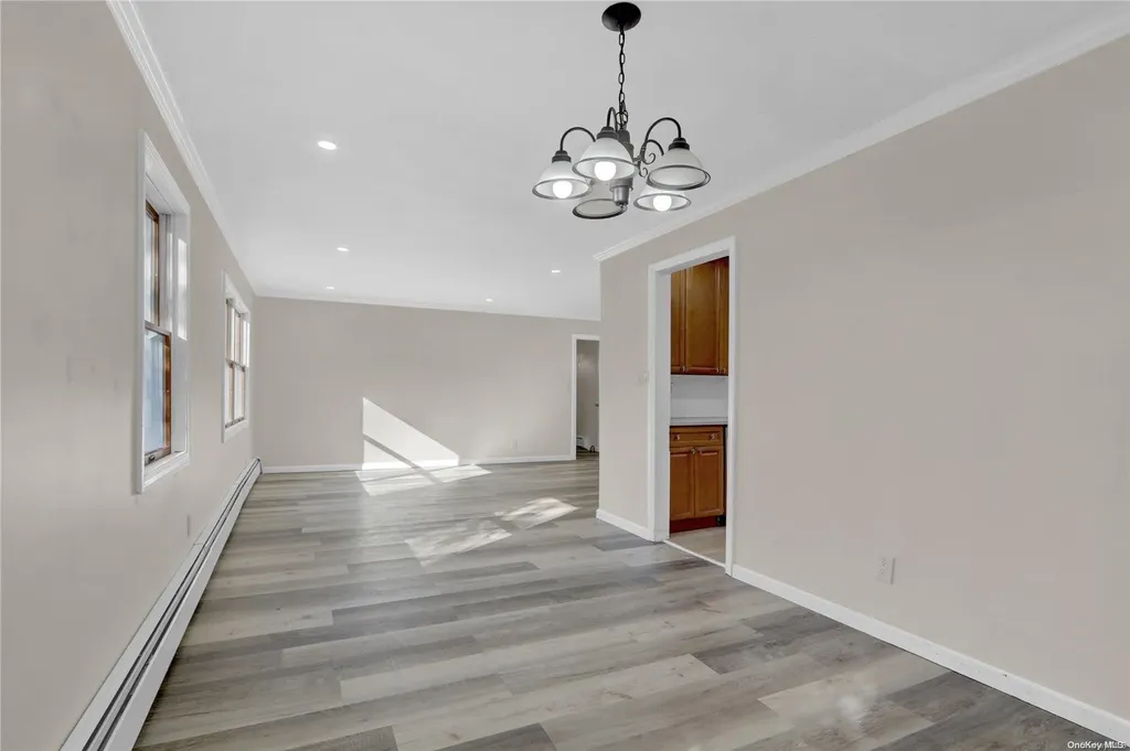 118 Brighton Way Merrick NY 11566
