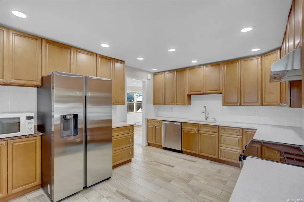118 Brighton Way Merrick NY 11566