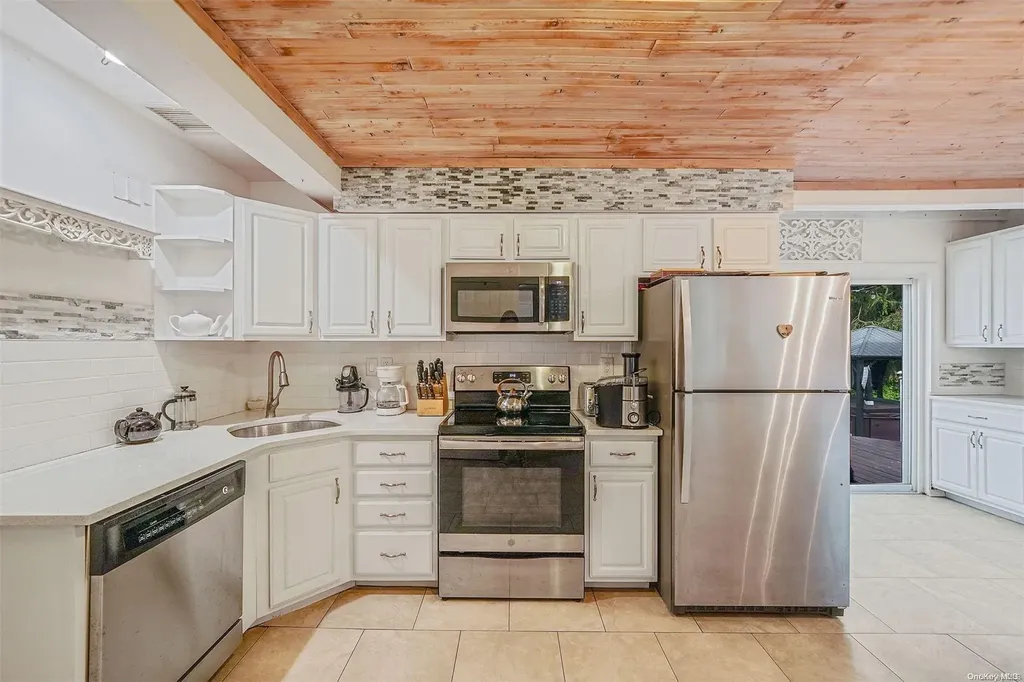 56 Sally Lane Ridge NY 11961