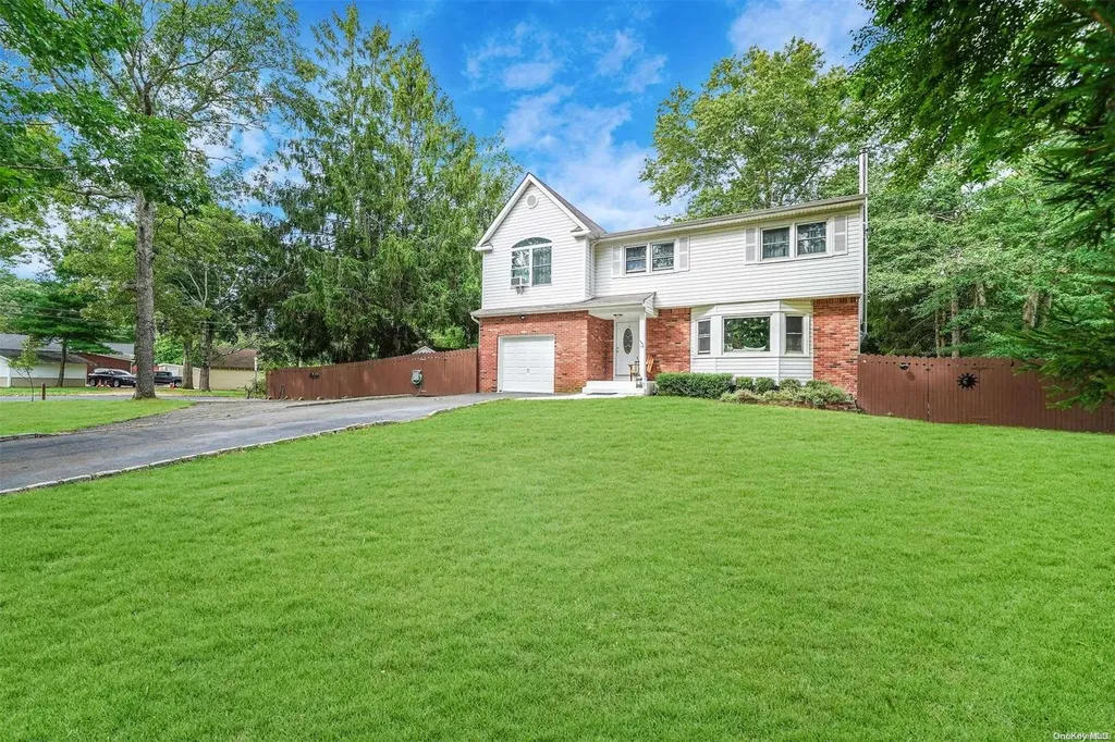 56 Sally Lane Ridge NY 11961