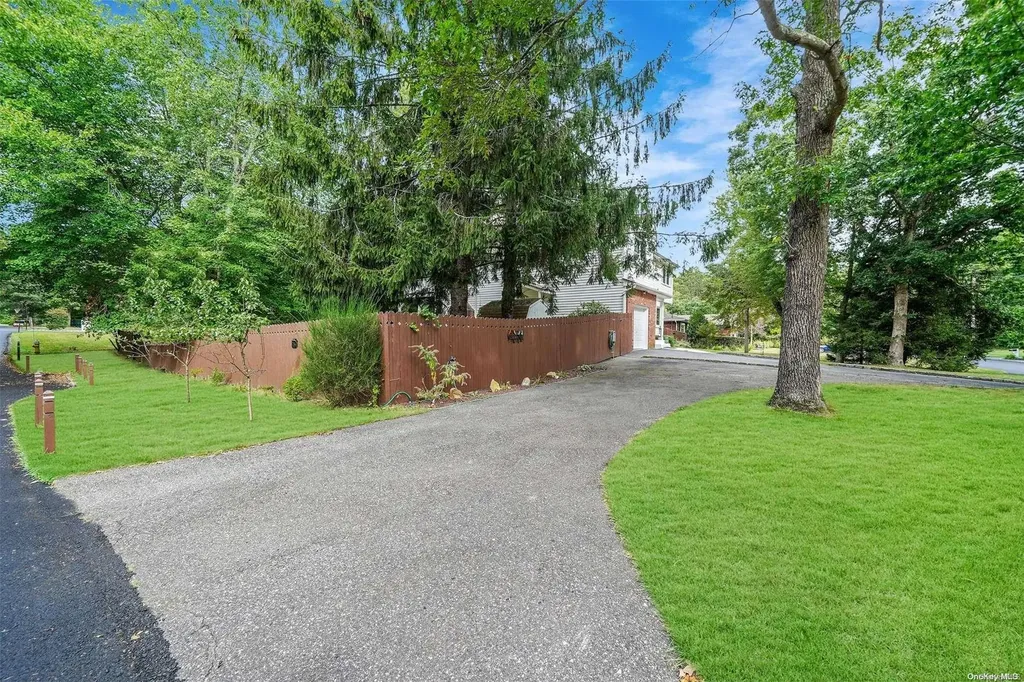 56 Sally Lane Ridge NY 11961