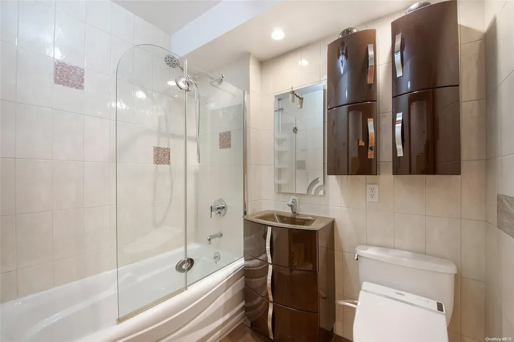 2617 E 17th Street Brooklyn NY 11235