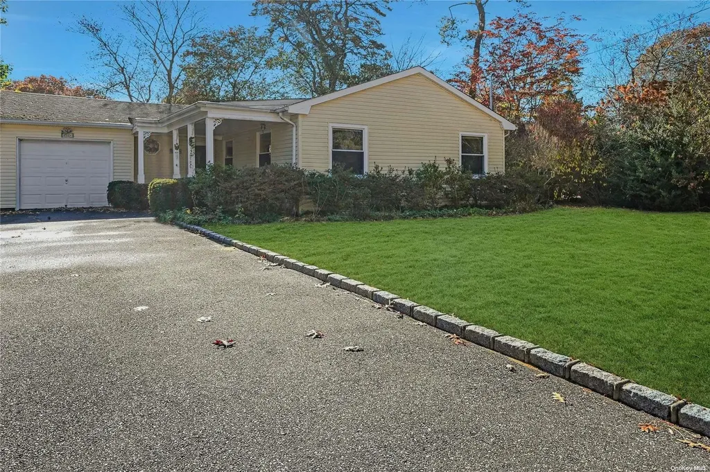 50 Ranch Drive Shirley NY 11967