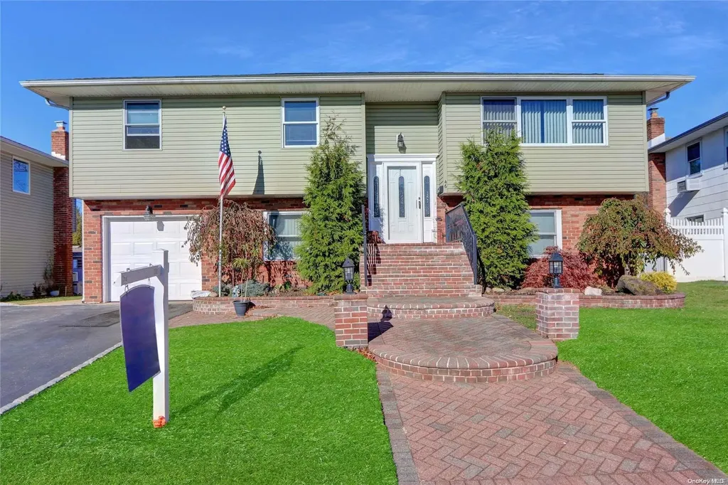 46 Dennis Lane Bethpage NY 11714