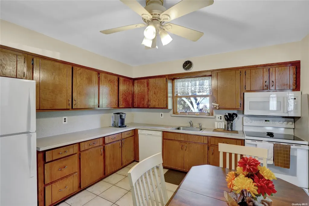 46 Dennis Lane Bethpage NY 11714