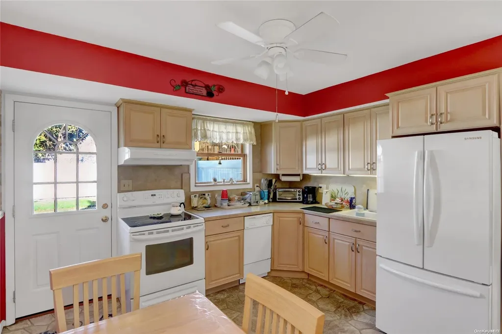 46 Dennis Lane Bethpage NY 11714
