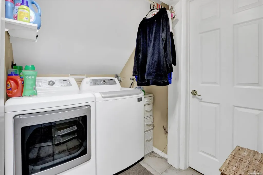 46 Dennis Lane Bethpage NY 11714