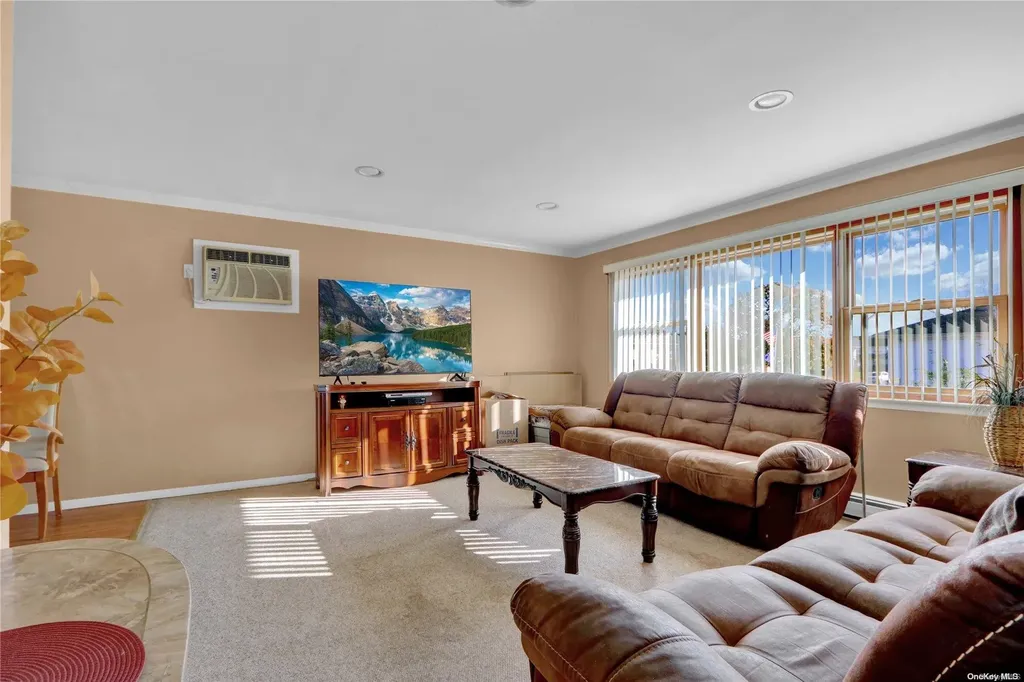 46 Dennis Lane Bethpage NY 11714