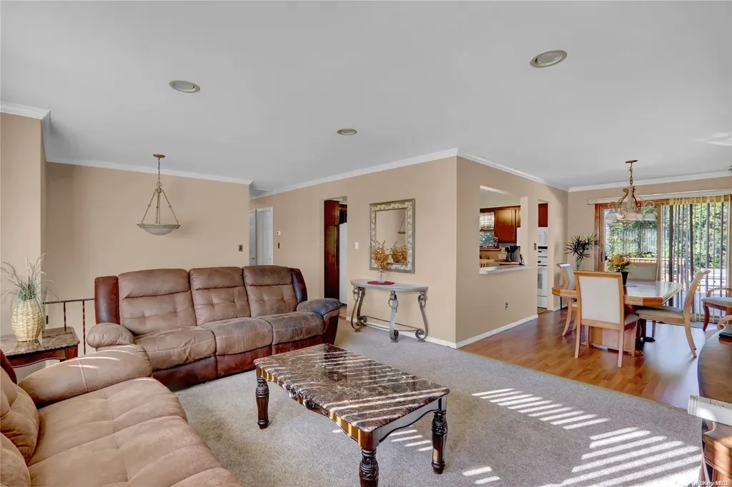 46 Dennis Lane Bethpage NY 11714