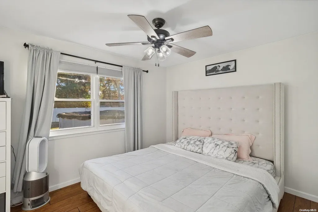 6 Hale Lane Coram NY 11727
