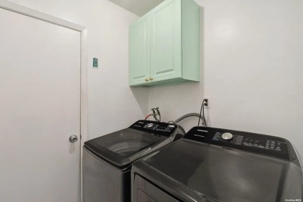 6 Hale Lane Coram NY 11727