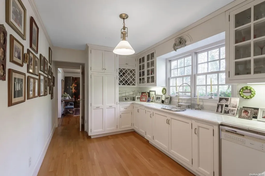 88 Jennings Road Cold Spring Harbor NY 11724