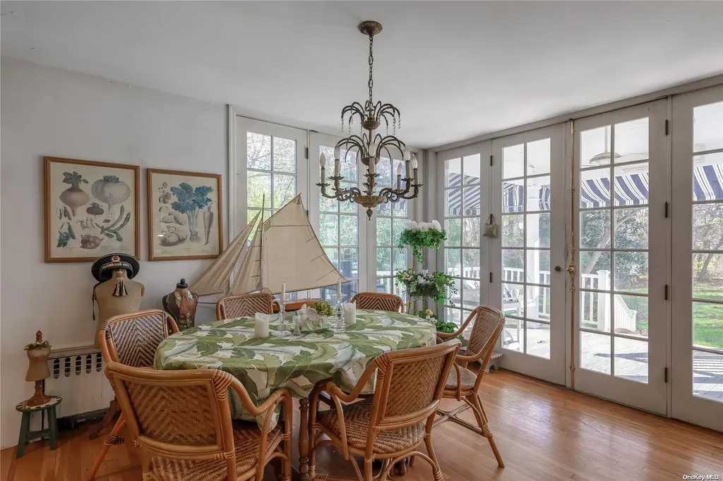88 Jennings Road Cold Spring Harbor NY 11724