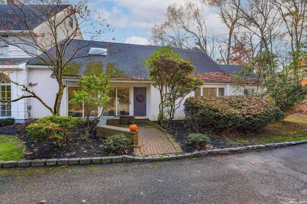 88 Jennings Road Cold Spring Harbor NY 11724