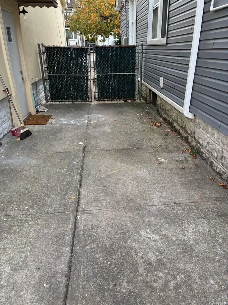 149-41 18 Avenue Whitestone NY 11357