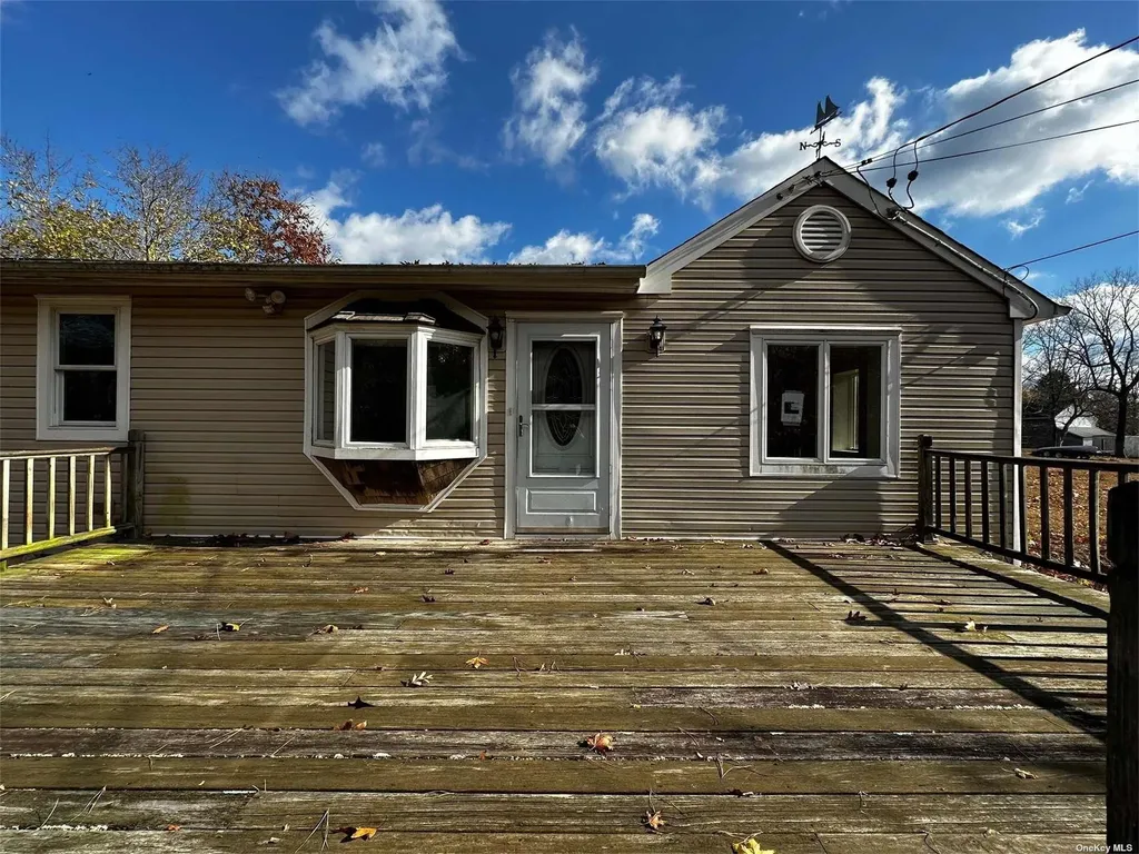 2468 River Road Calverton NY 11933