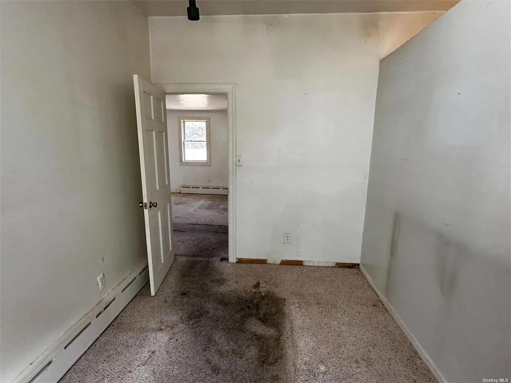 2468 River Road Calverton NY 11933