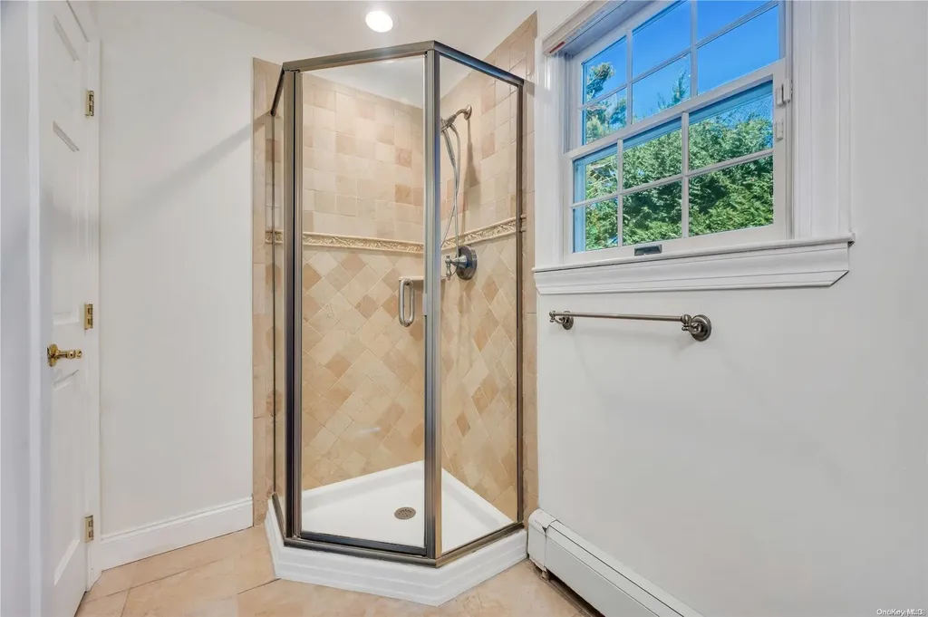 4 Croyden Drive Massapequa NY 11758