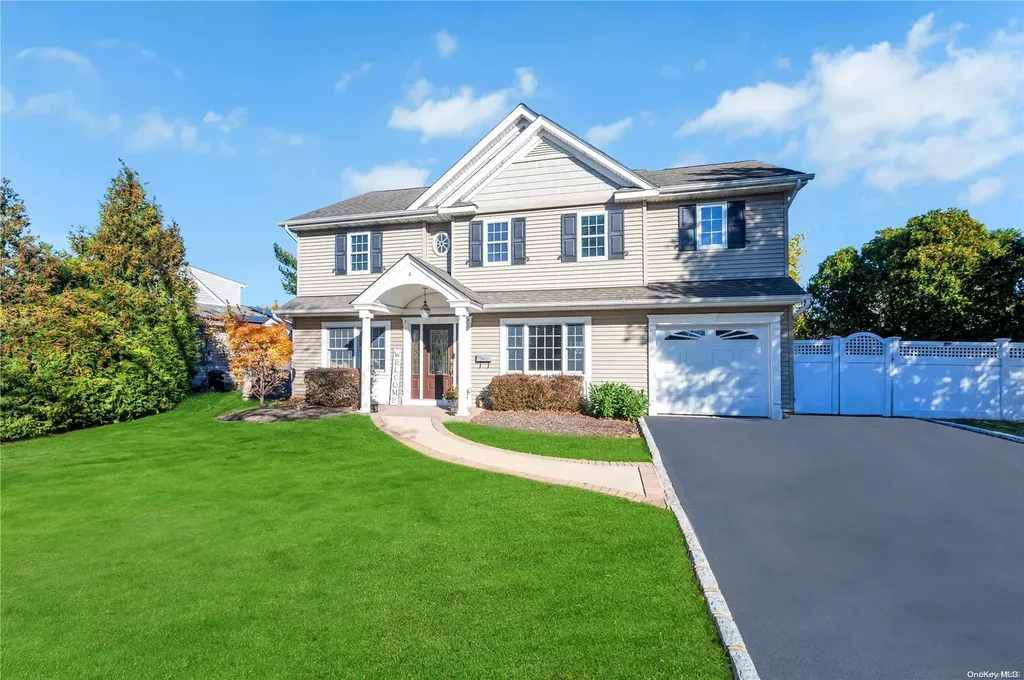 4 Croyden Drive Massapequa NY 11758