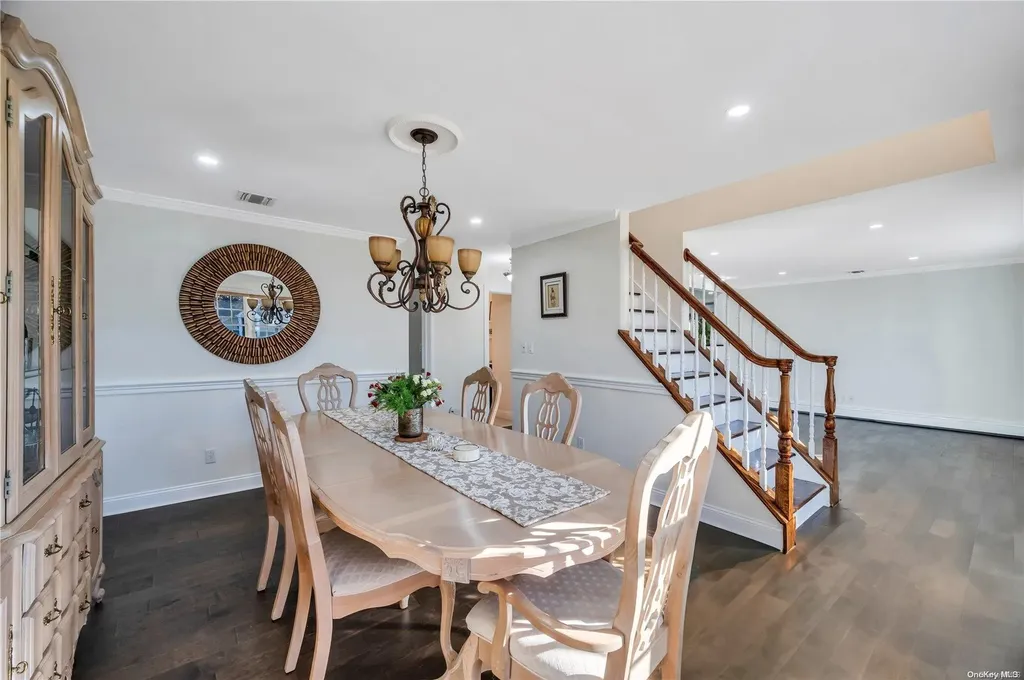 4 Croyden Drive Massapequa NY 11758