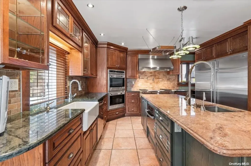 155 King Street Elmont NY 11003