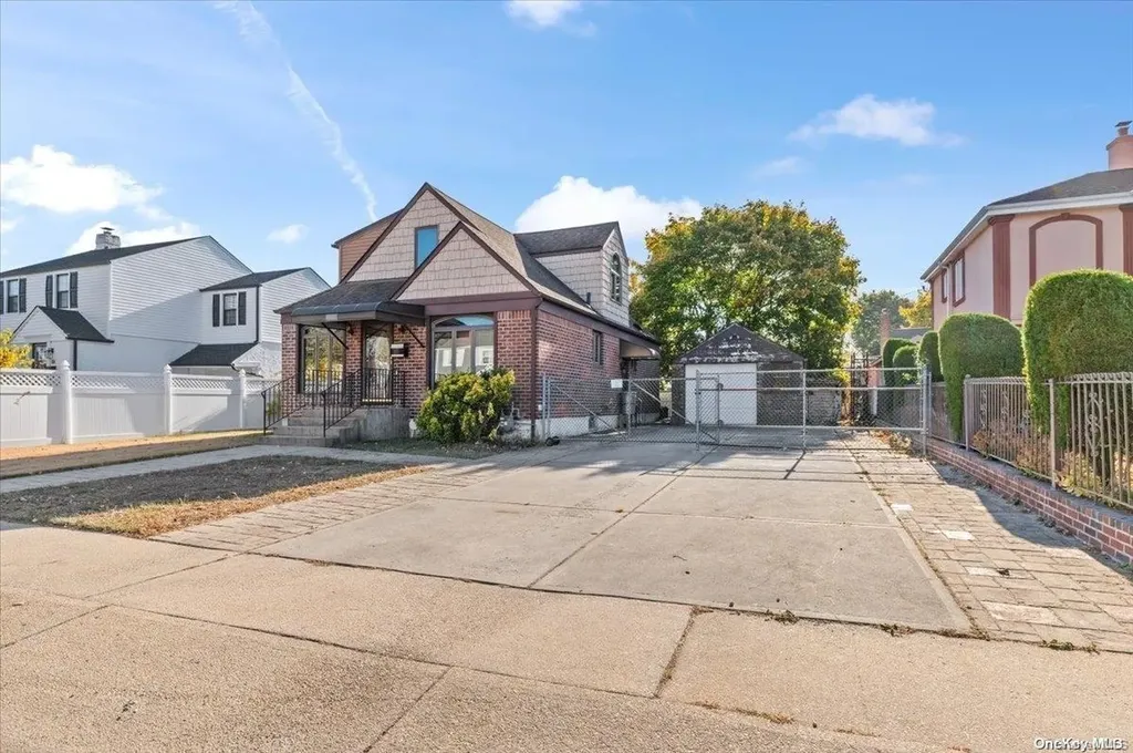 155 King Street Elmont NY 11003