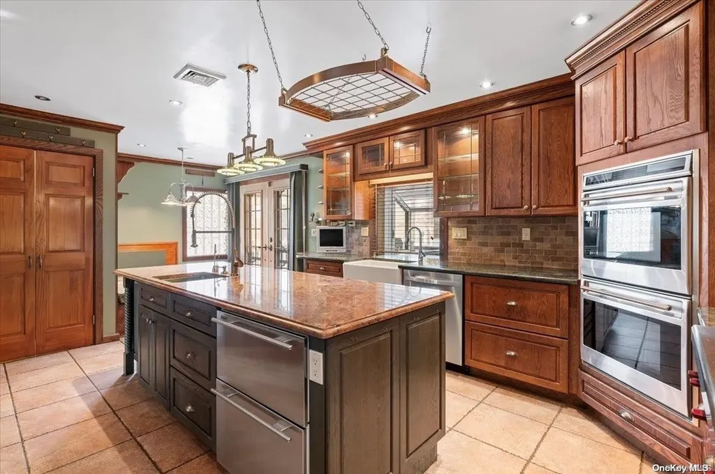 155 King Street Elmont NY 11003