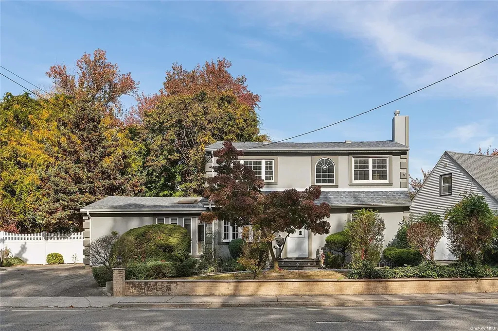 63 Brookfield Road Valley Stream NY 11581