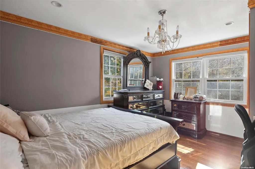 63 Brookfield Road Valley Stream NY 11581