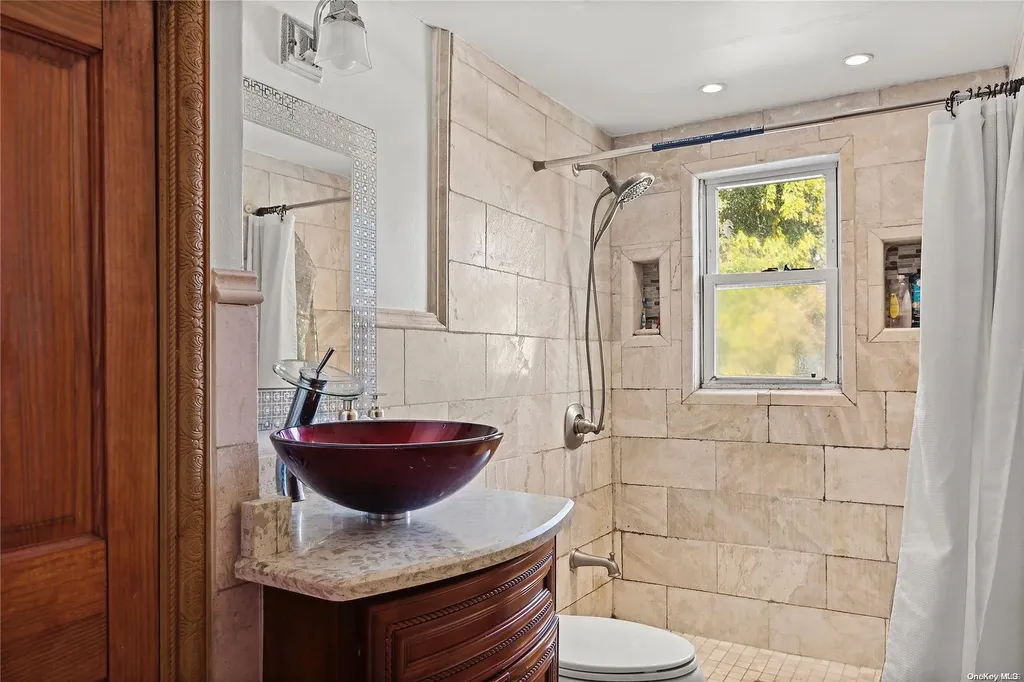 63 Brookfield Road Valley Stream NY 11581