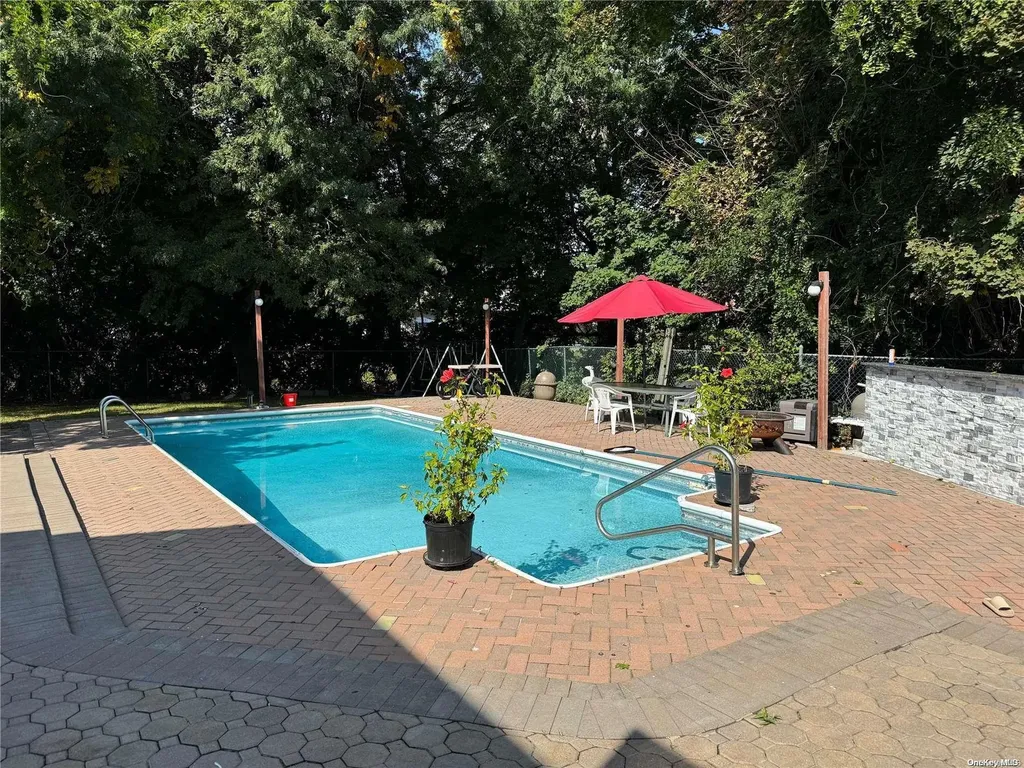 63 Brookfield Road Valley Stream NY 11581