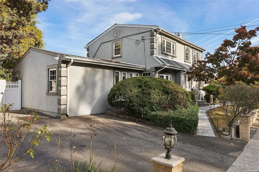 63 Brookfield Road Valley Stream NY 11581