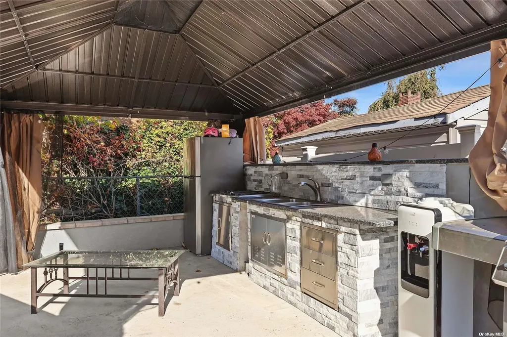 63 Brookfield Road Valley Stream NY 11581