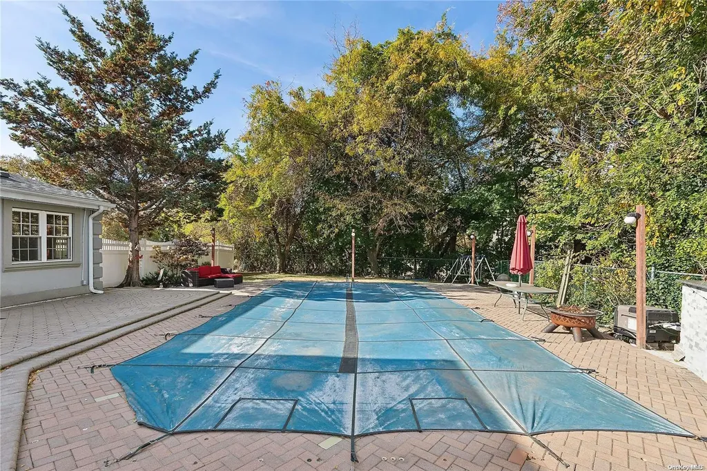 63 Brookfield Road Valley Stream NY 11581