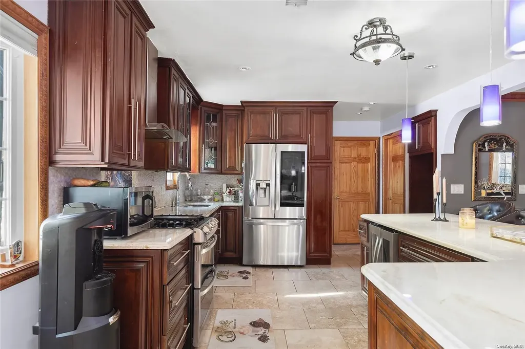63 Brookfield Road Valley Stream NY 11581